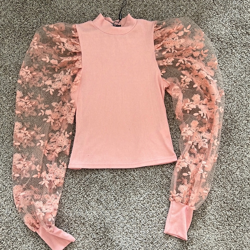 PrettyLittleThing Floral Top